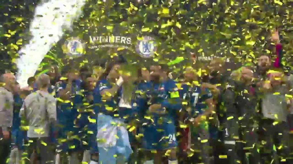 ?榮耀藍(lán)軍！歐協(xié)聯(lián)奪冠捧杯！里斯-詹姆斯高舉獎(jiǎng)杯全隊(duì)?wèi)c祝