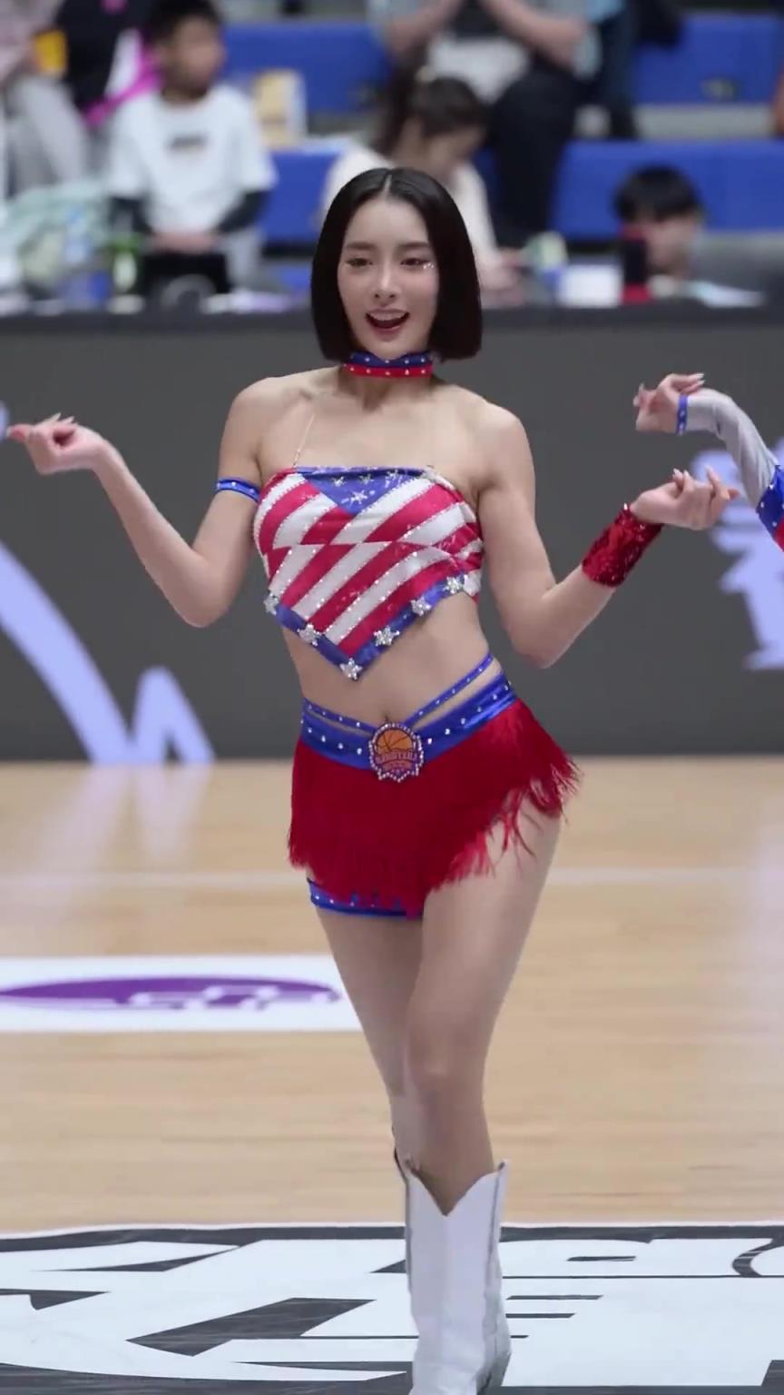 太離譜了 ！幾乎是完美女人！